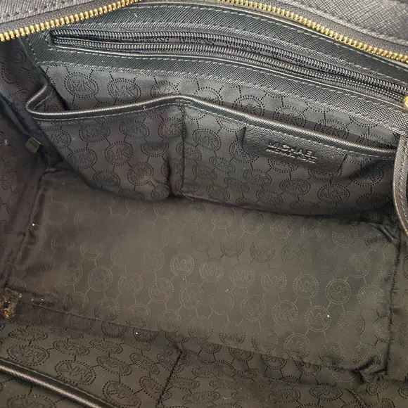 Sold - Picture 6 of 10